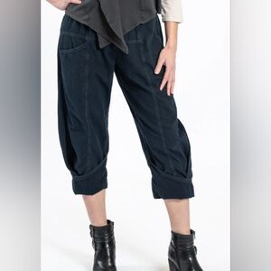 Women's Dark Denim Cropped Pants